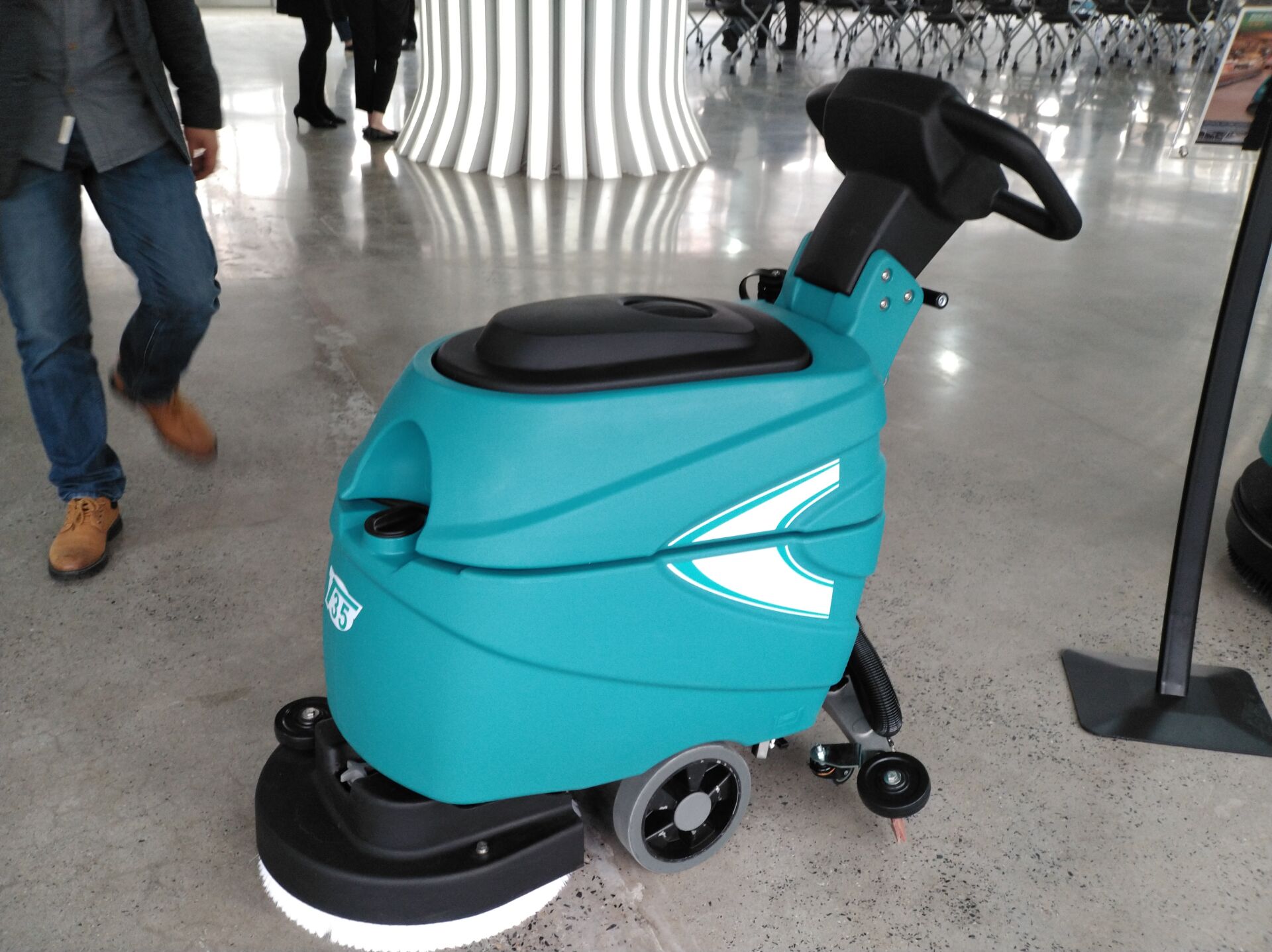 電動洗地機 電動洗地機